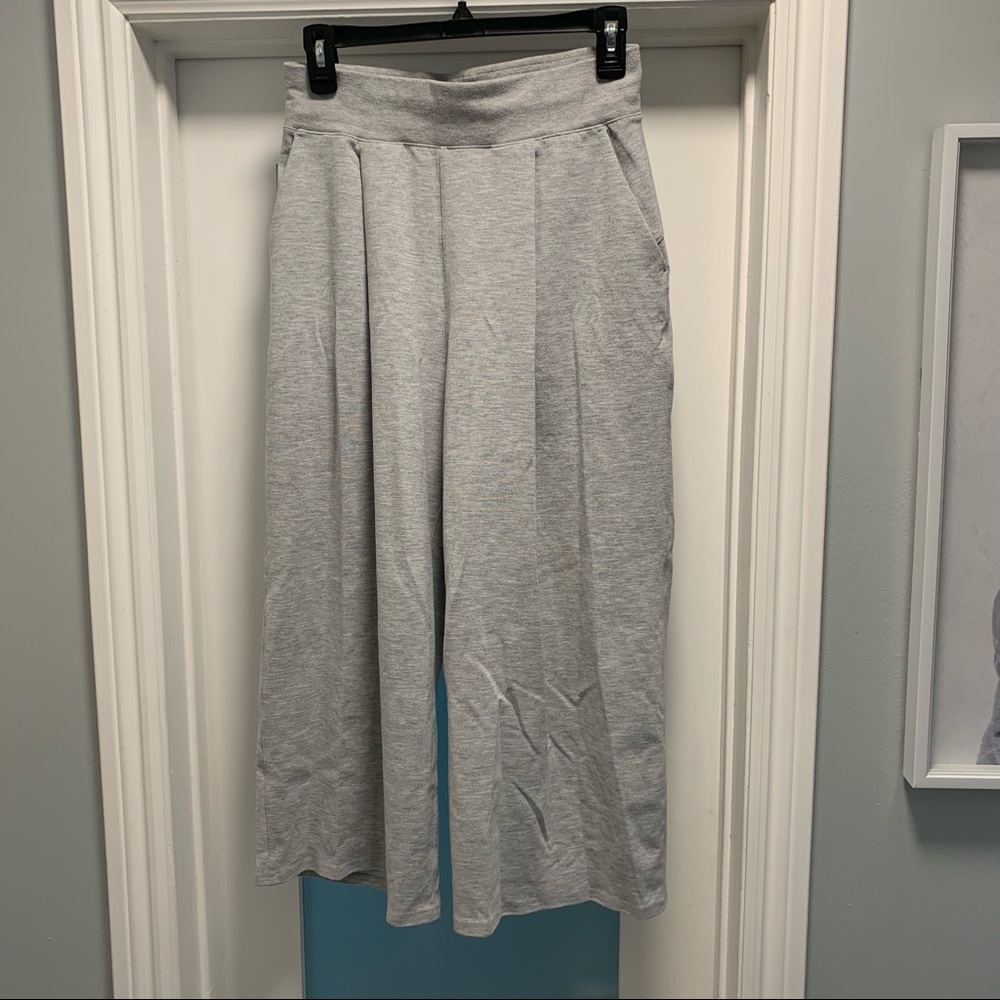 Lululemon cropped pants size 8